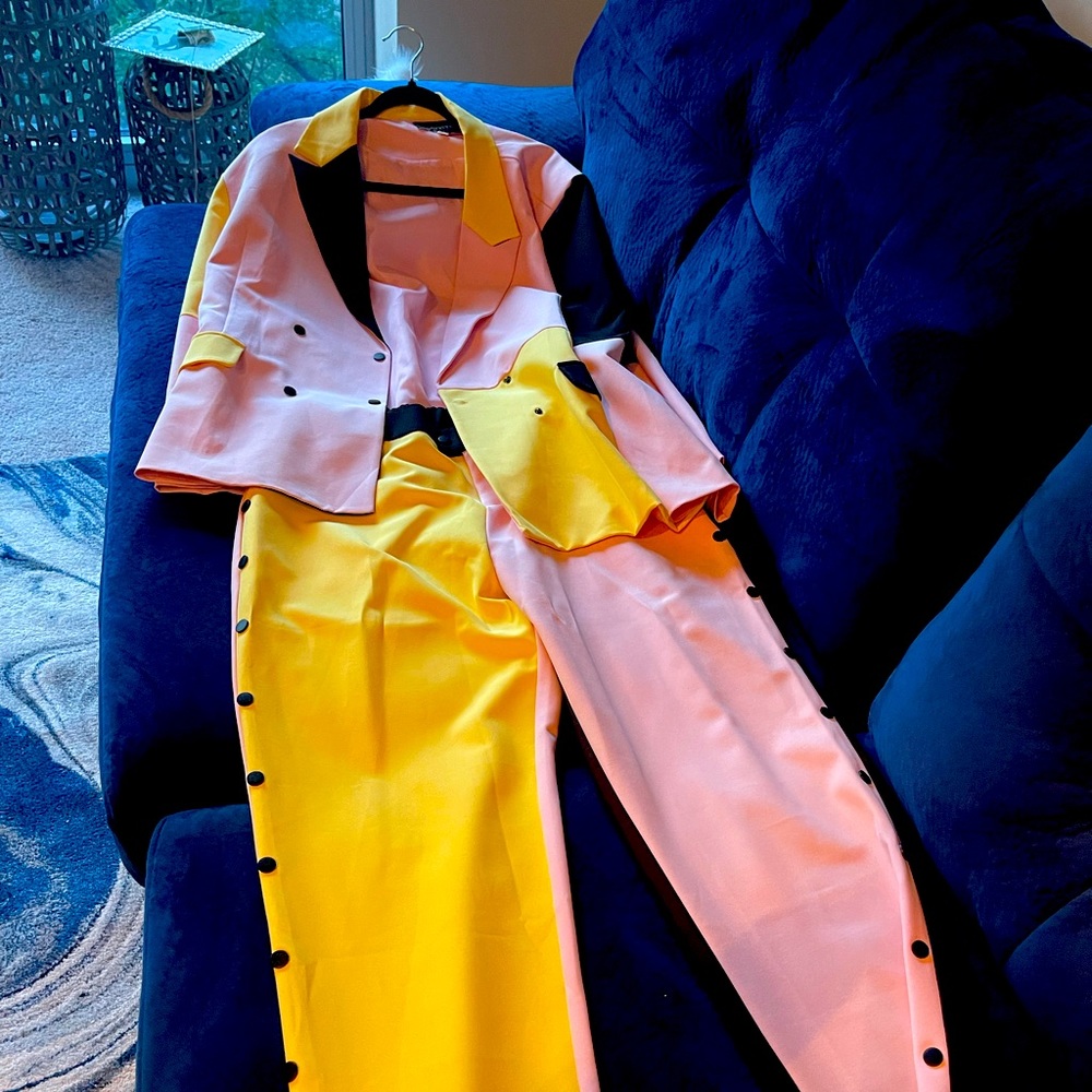 2 piece womens suit never worn